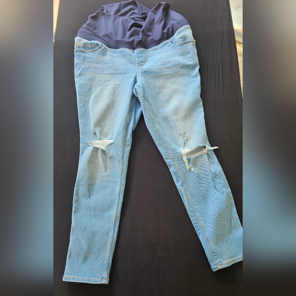 Old Navy Light Blue Skinny Maternity Jeans with Navy Waistband